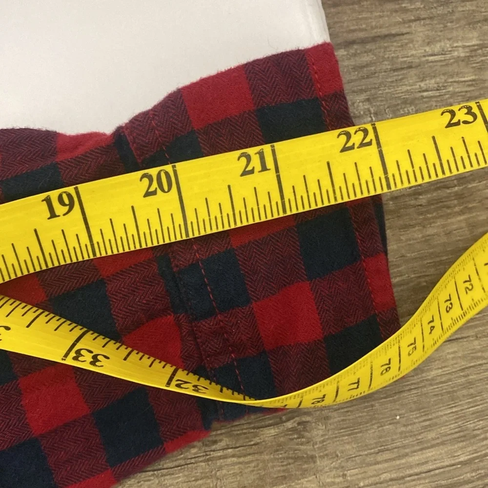 Uniqlo top red and black